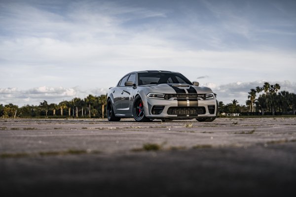 dodge-charger-hellcat-sky