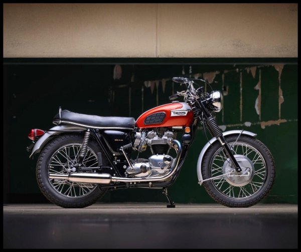 TRIUMPH BONNEVILLE T120R (1969г.)