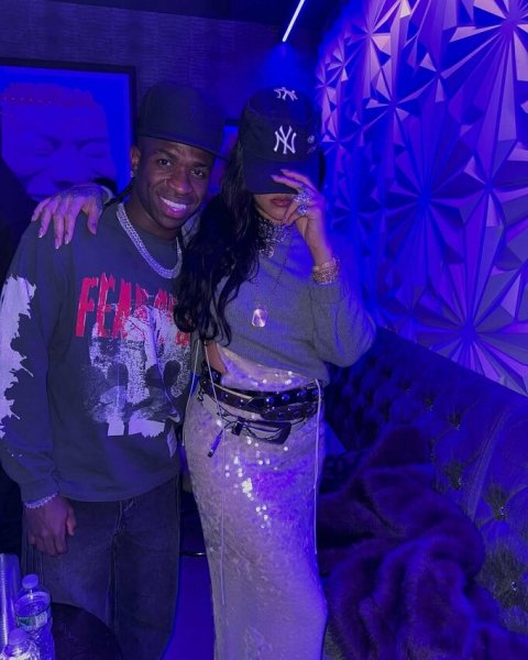 Vinius Junior feat. Rihanna