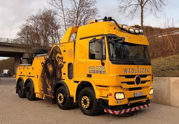 MERCEDES-BENZ ACTROS 8x4 TOW