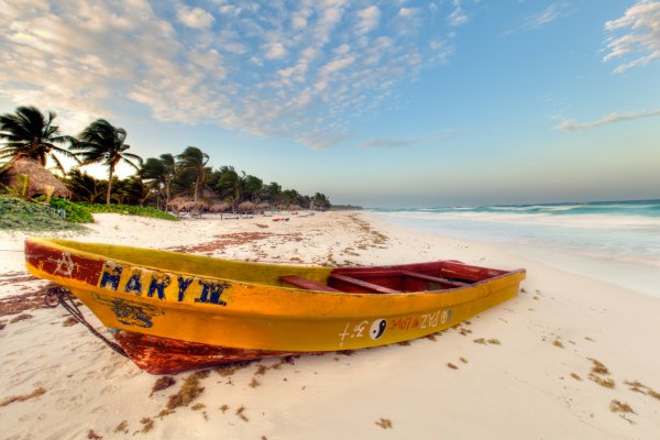 Nature Beach Boat on the white beach 089449