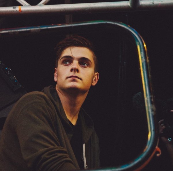 Martin Garrix - Catharina [Robbie Mendez Remix]