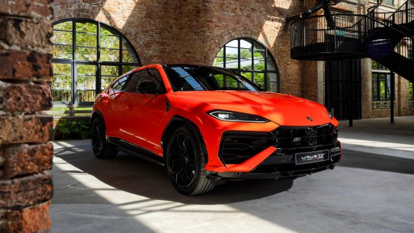 Обои Lamborghini Urus SE 5K