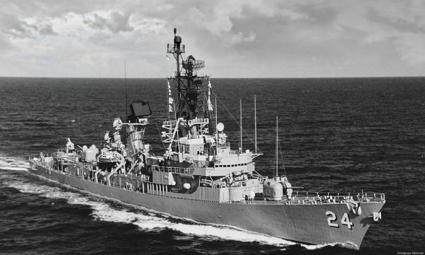 IMG viter59 USS Waddell DDG-24