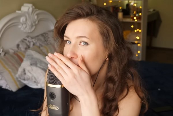 LeeMur ASMR - Fast &amp; Aggressive Mouth Sounds Wet &amp; Dry