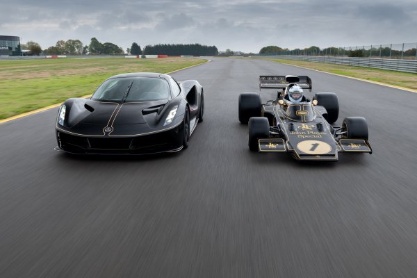 Lotus-evija-fittipaldi