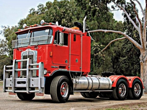 KENWORTH