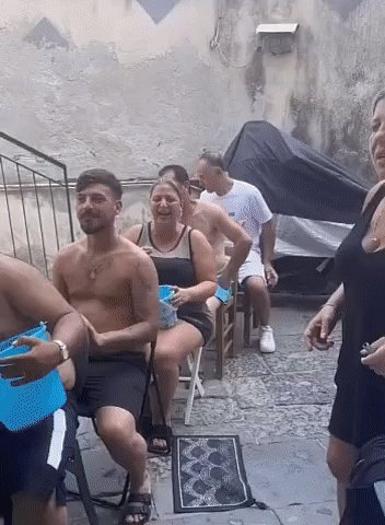 Смех да только