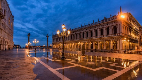 Italy Evening Venice Town square Street lights