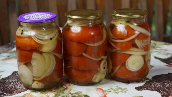 Помидоры маринованные половинки