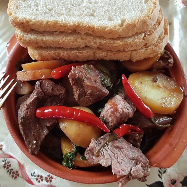 ТУШЕНАЯ ТЕЛЯТИНА "ПО-КОЛХОЗНОМУ"