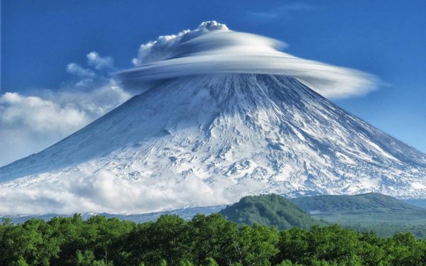 Nature-mountain-snow-clouds