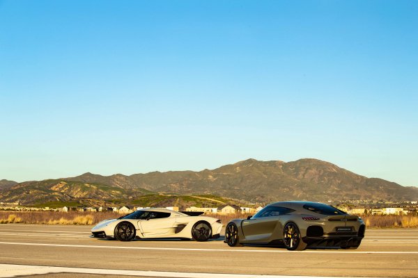 koenigsegg-gemera-jesko-sky