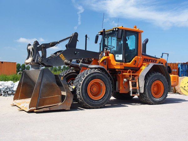 VOLVO L90