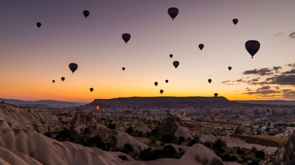 BalloonsTurkey ROW9231009576 UHD