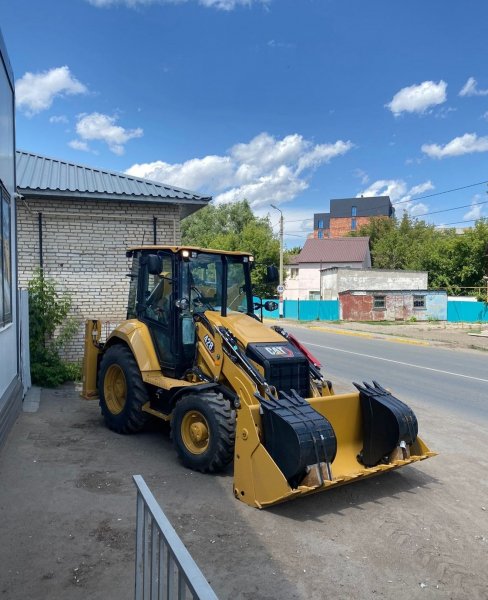 CATERPILLAR 428 (2025г.)