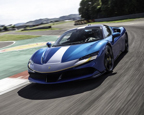 Ferrari SF90 Stradale Assetto Fiorano Race Car