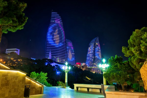 Baku-azerbaydzhan-noch-baku-6212