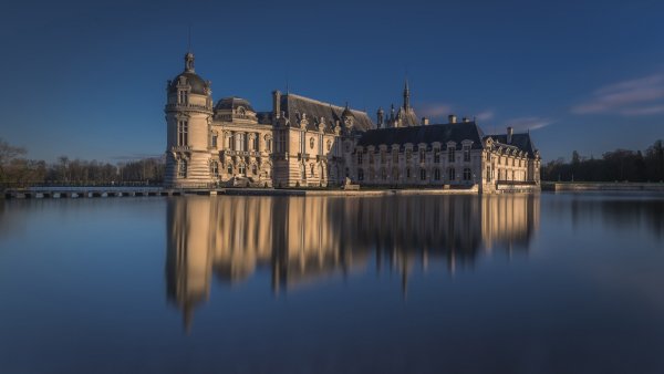 zamok-otrazhenie-ozero-chateau-de-chantilly