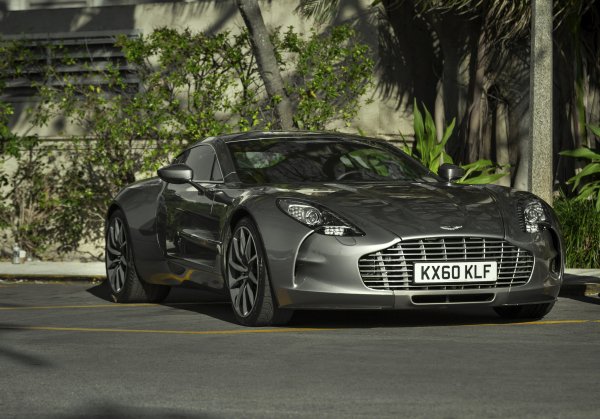 Aston-martin-one-77-super