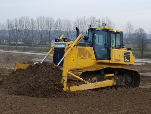 KOMATSU D65PX-18 (2014г.)