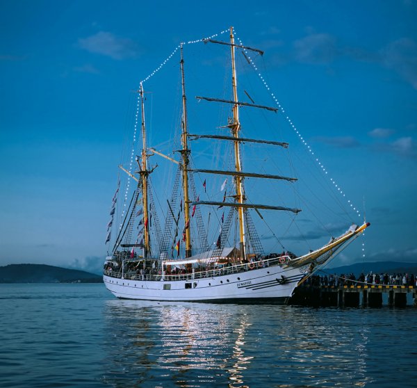 IMG viter59 KRI Dewaruci