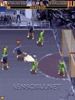 Ultimate Street Football 240x320(sensor)