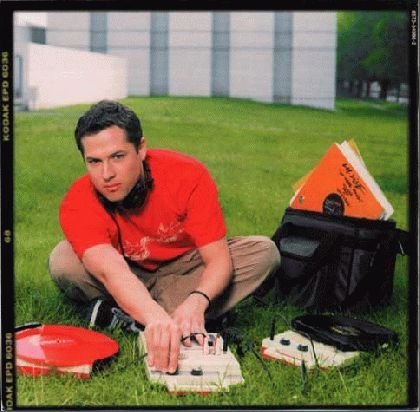 Dj Roody - Stay Close