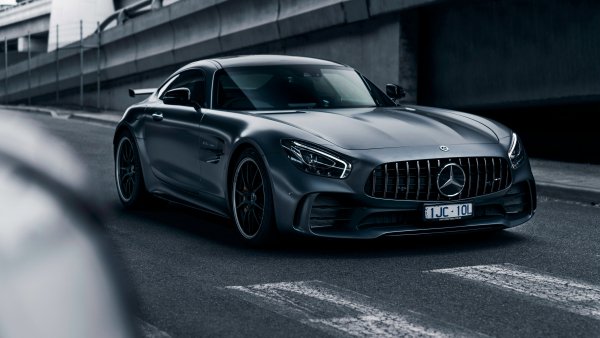 Mercedes-benz-amg-gt-r-2018