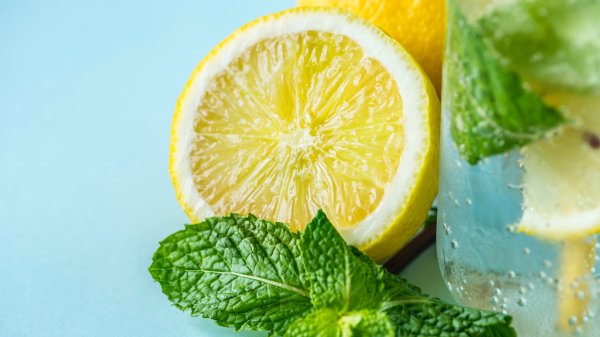 limon citrus razrezannyj myata list krupnyj plan
