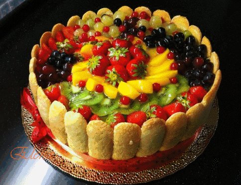 Торт и море фруктов