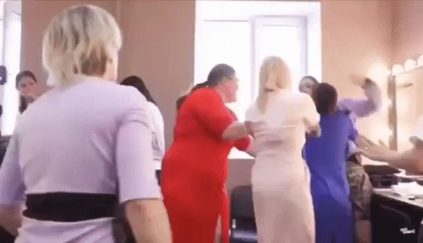 Бабы устроили разборки