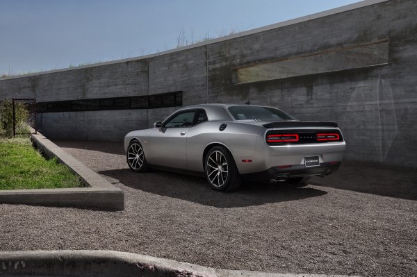 Dodge-challenger-r-t-2015