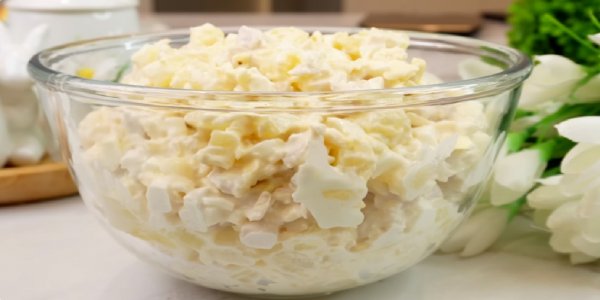Салат Гавайский с курицей и ананасами