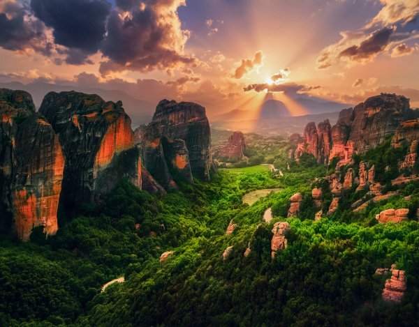 gretsiia-meteory-monastyri-meteory-skaly-svet-oblaka-solntse