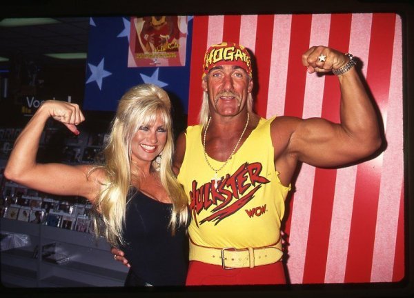 HULK-HOGAN-Wrestler-WWE-RAW-WWF-WCW-Rocky