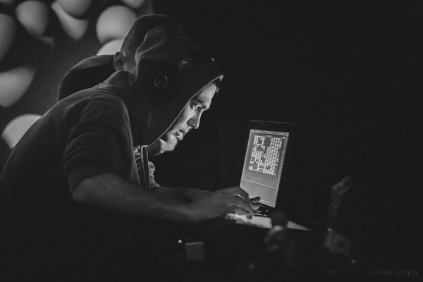 CUTGLITCH - Невесомость