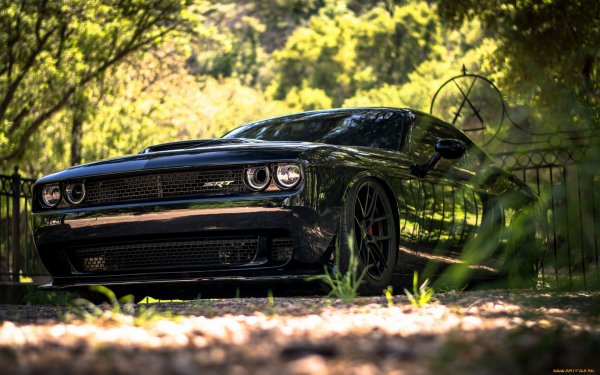 dodge-challanger-srt-8