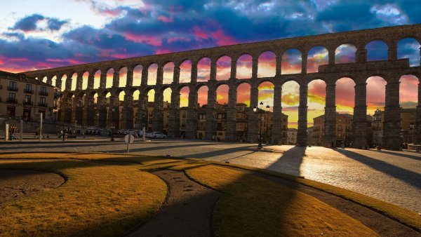Акведук в Сеговии, Испания