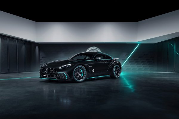 Mercedes-amg-gt-63-pro-4matic-motorsport-collector