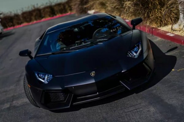 Lamborghini aventador lp700 4