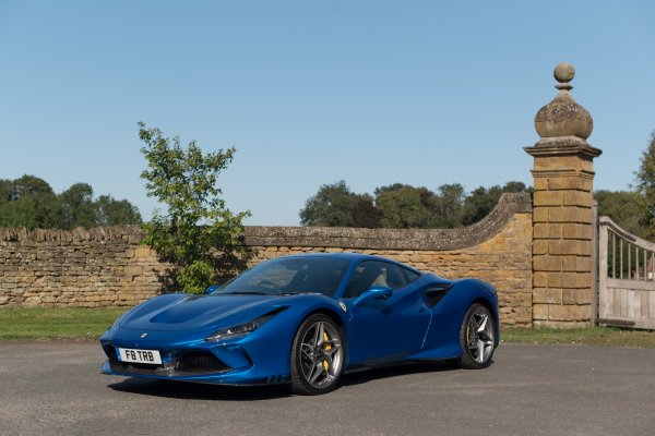 Ferrari-f8-tributo