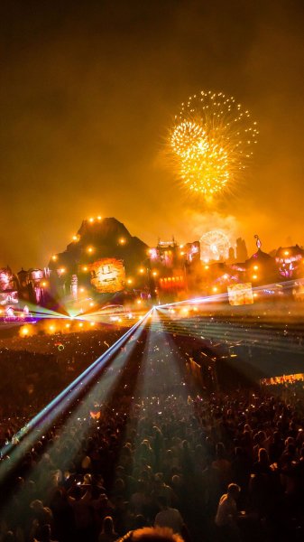 Dimitri Vegas and Like Mike 08