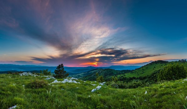 Ilirska-bistrica-sloveniia-gory-peizazh