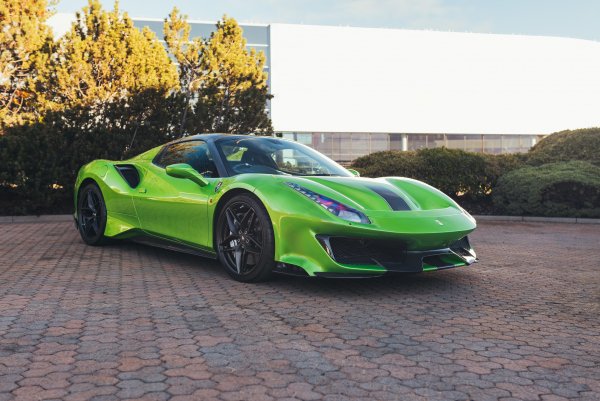 Ferrari-488-pista-spider-tailor