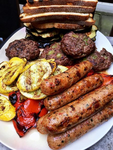 мяско овощи хлебушек