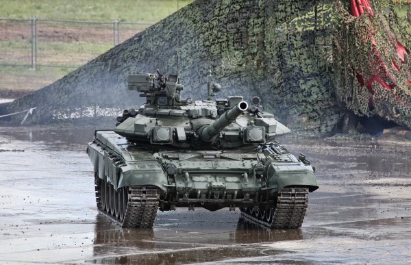 t-90m-tank-obt-osnovnoi-boevoi-tank-armiia-rossii-tankovye-v
