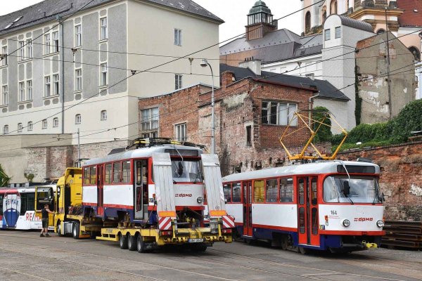 Необычная чешская архитектура. Дом с трамваем