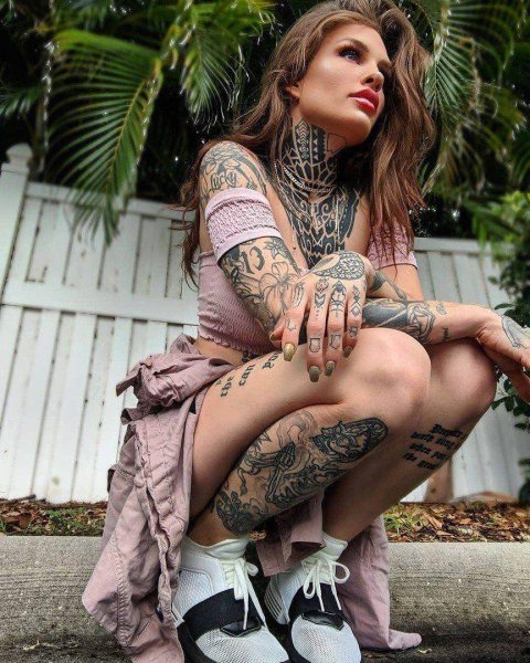 Оливия Моор