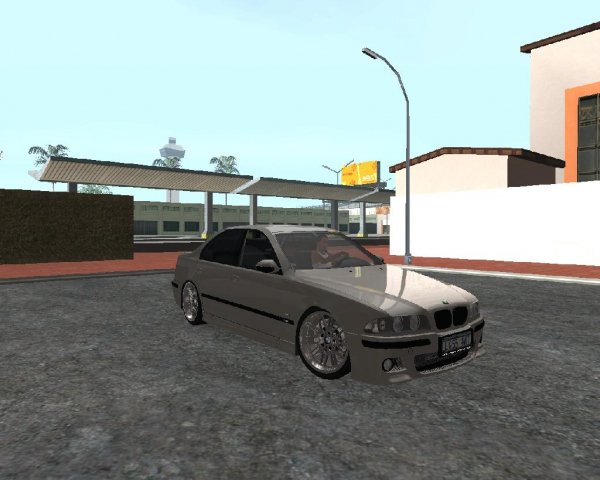BMW E39 M5 Sedan
